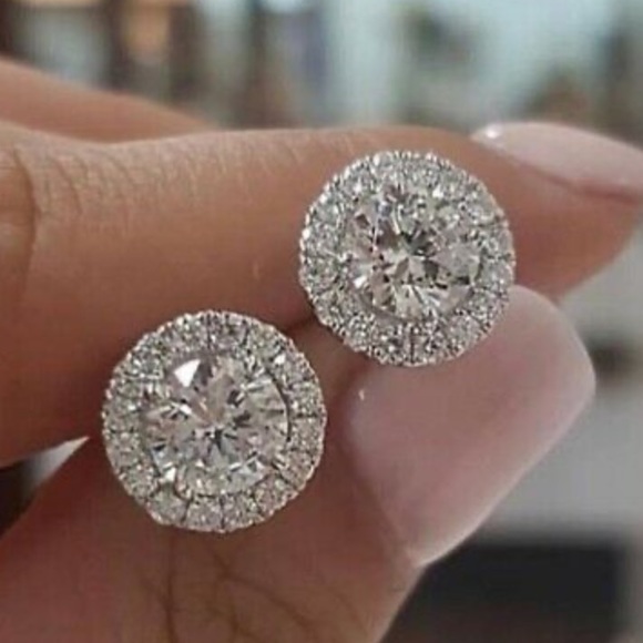 Jewelry - 925 Sterling Silver Stud Earrings A Pair/set